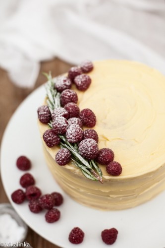 Frostbitten Raspberry Cake